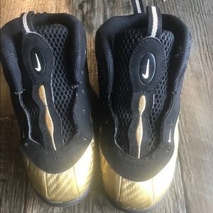 Boys Black and Gold Nike’s